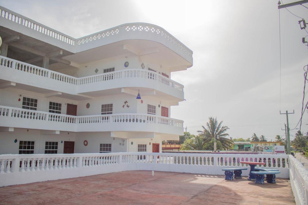 Las Palmas Hotel Corozal Town Esterno foto