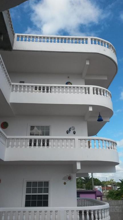 Las Palmas Hotel Corozal Town Esterno foto