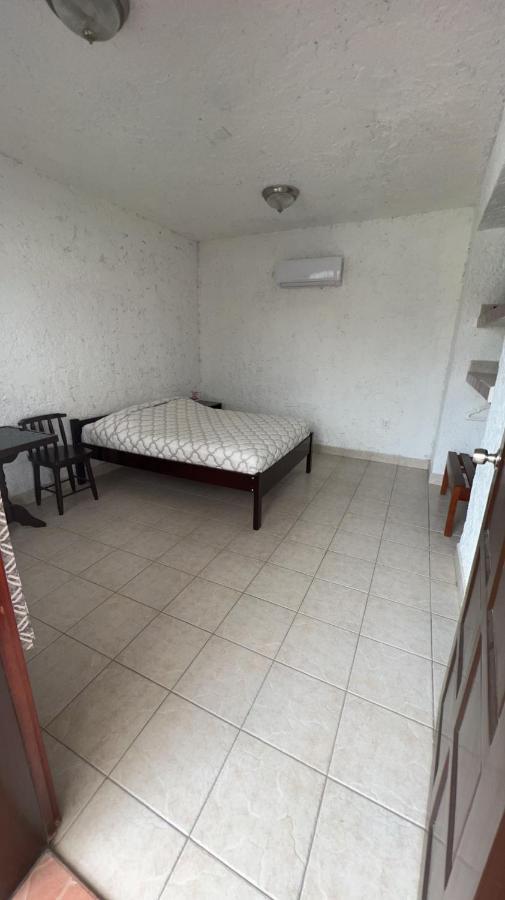 Las Palmas Hotel Corozal Town Esterno foto