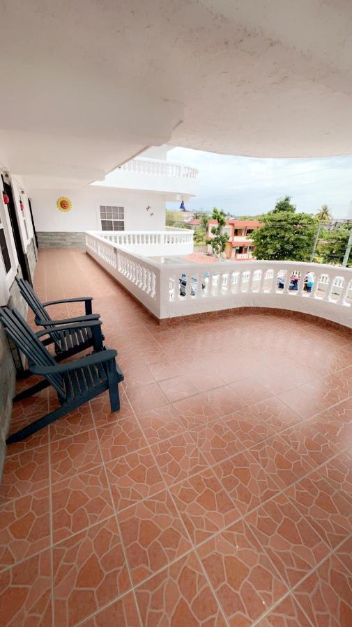 Las Palmas Hotel Corozal Town Esterno foto