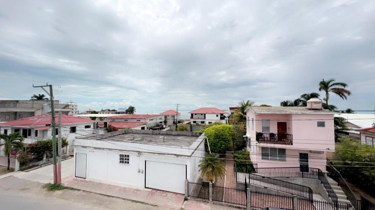 Las Palmas Hotel Corozal Town Esterno foto