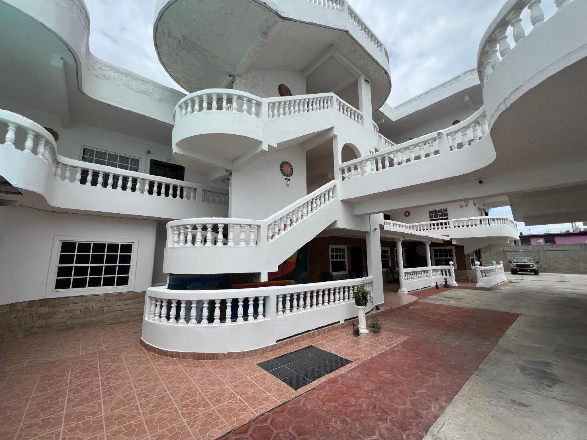 Las Palmas Hotel Corozal Town Esterno foto