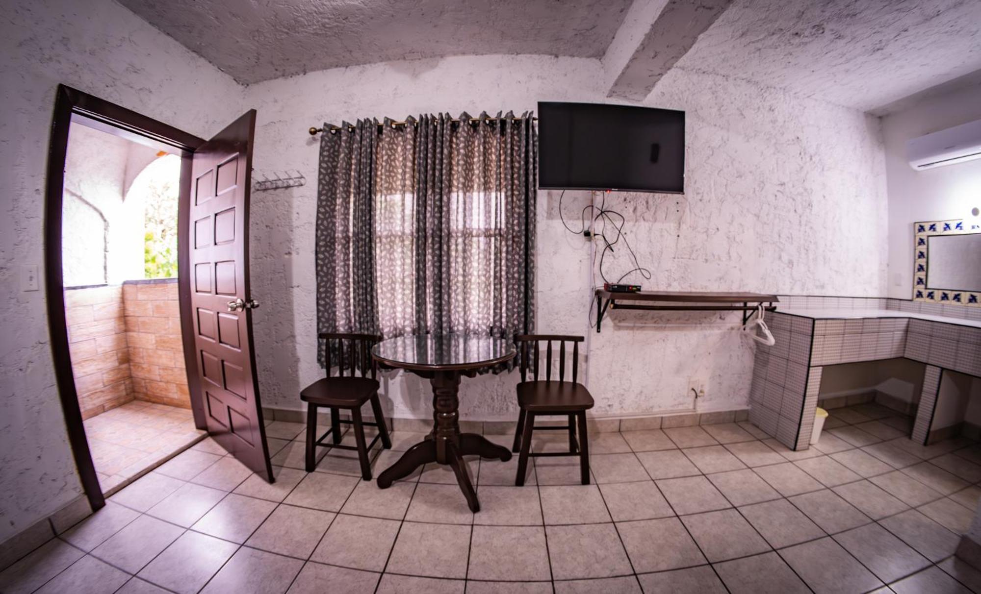 Las Palmas Hotel Corozal Town Esterno foto