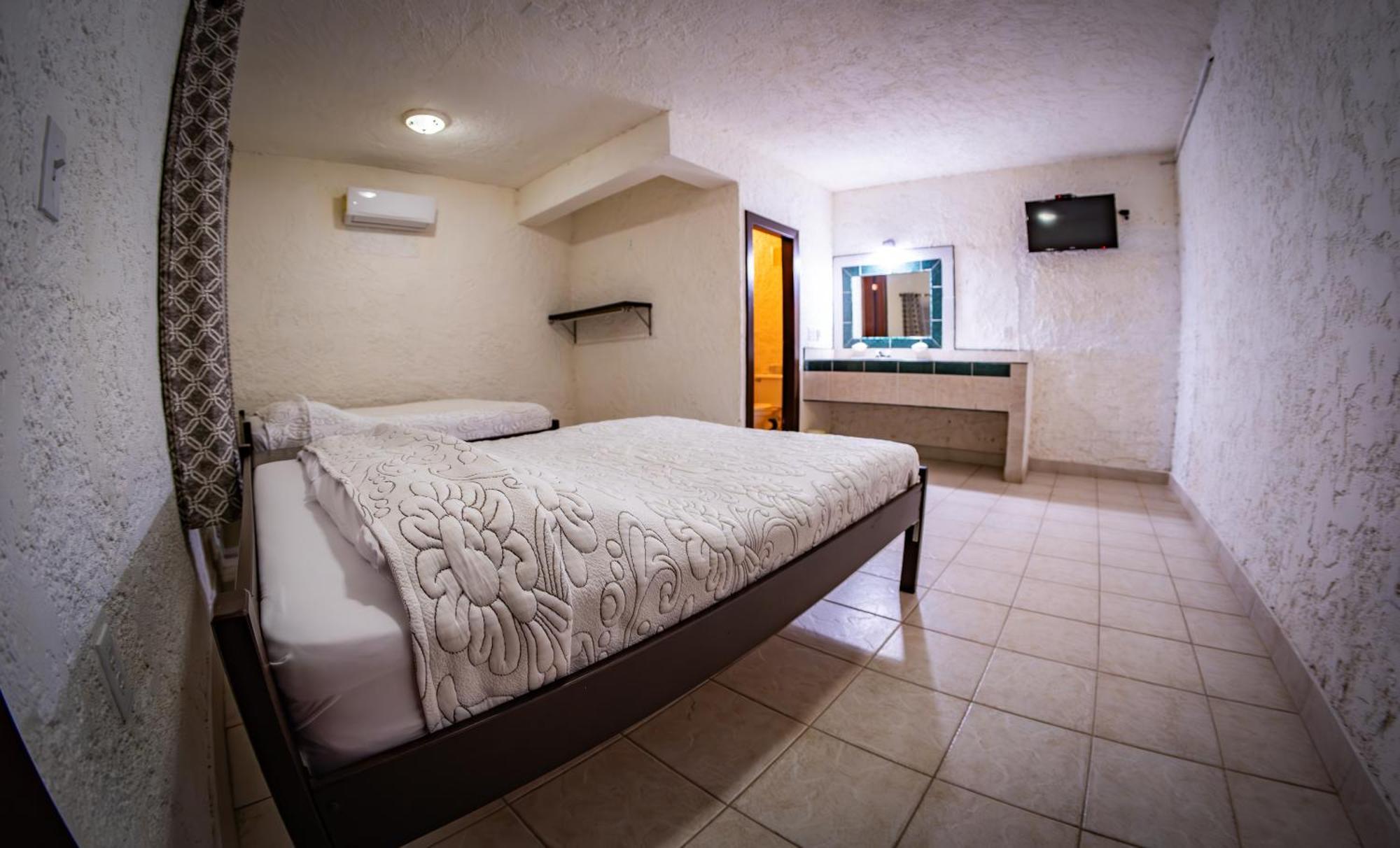 Las Palmas Hotel Corozal Town Esterno foto